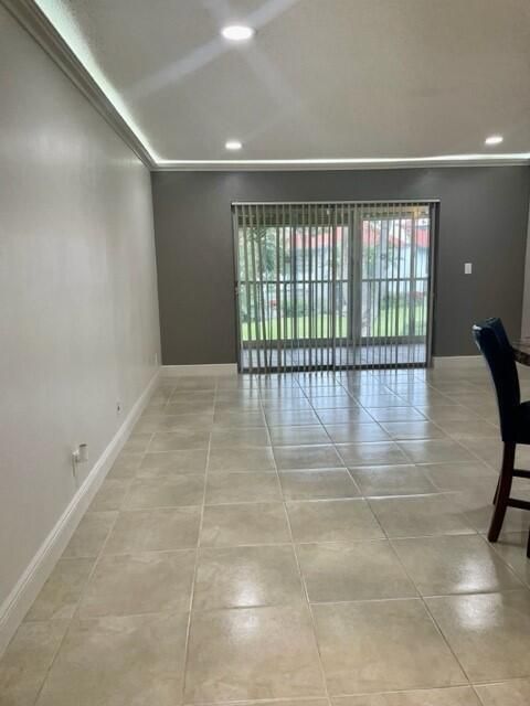 For Rent: $2,000 (2 beds, 2 baths, 1005 Square Feet)