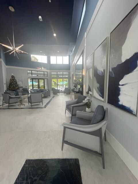 For Rent: $2,000 (2 beds, 2 baths, 1005 Square Feet)