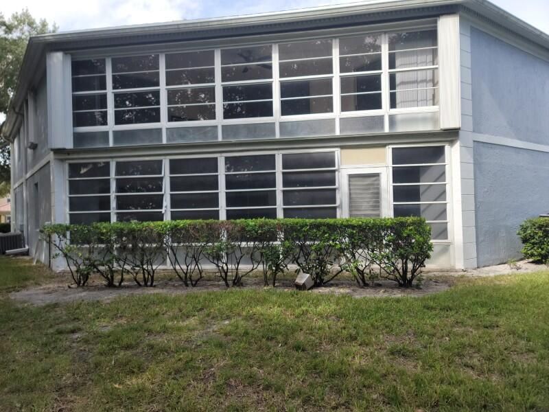 Под контрактом: $149,900 (2 спален, 2 ванн, 1200 Квадратных фут)