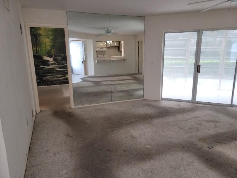 Под контрактом: $149,900 (2 спален, 2 ванн, 1200 Квадратных фут)