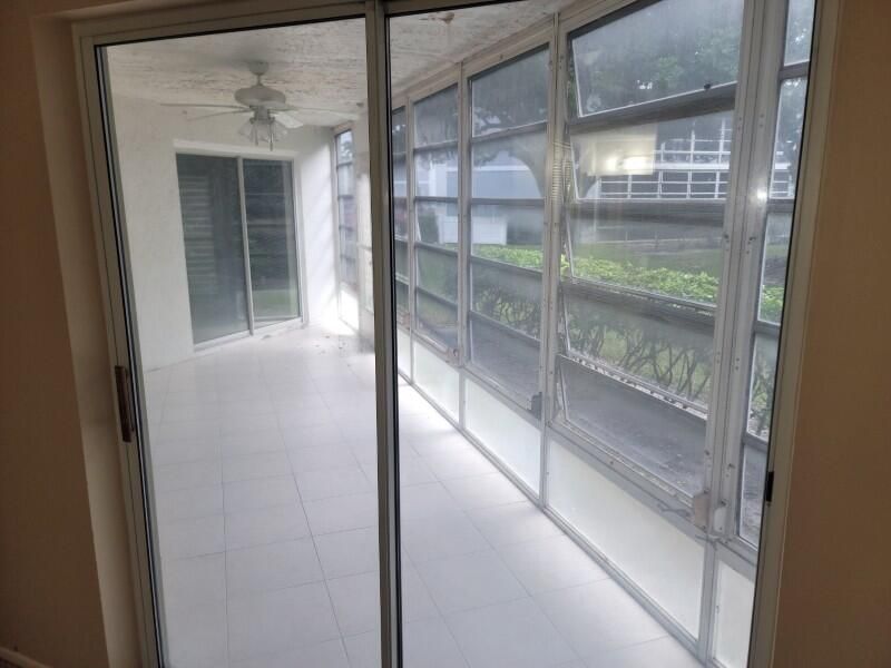 Под контрактом: $149,900 (2 спален, 2 ванн, 1200 Квадратных фут)