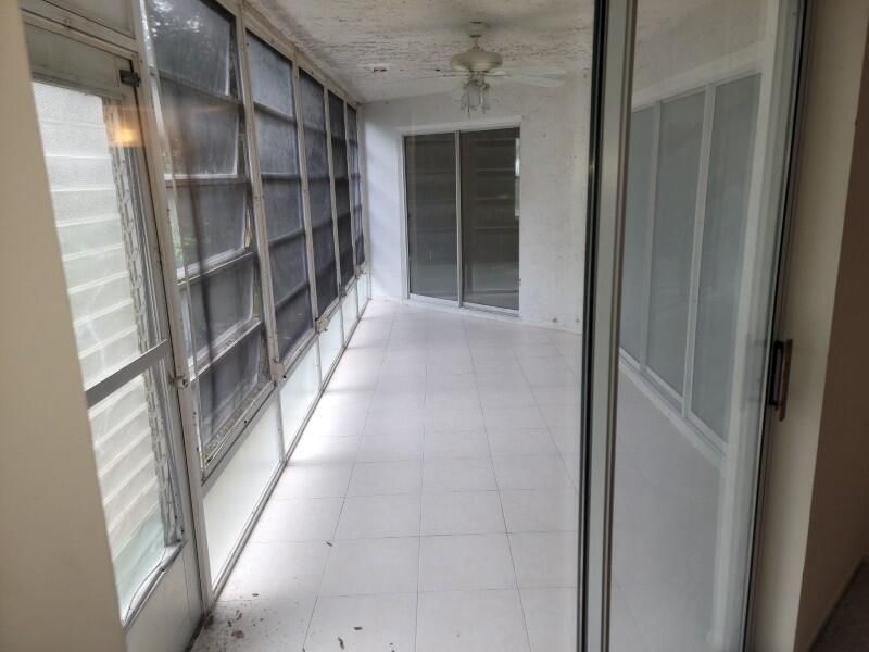 Под контрактом: $149,900 (2 спален, 2 ванн, 1200 Квадратных фут)