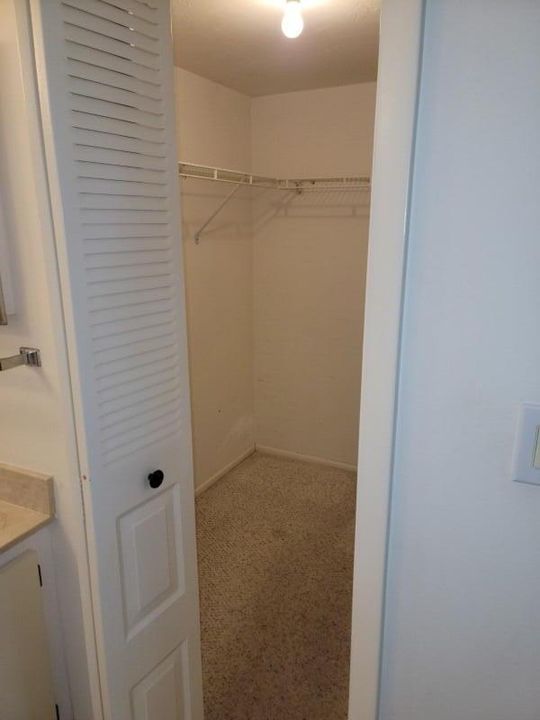 Под контрактом: $149,900 (2 спален, 2 ванн, 1200 Квадратных фут)