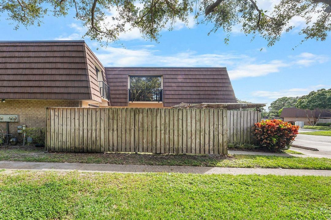 En Venta: $369,900 (2 camas, 2 baños, 1596 Pies cuadrados)