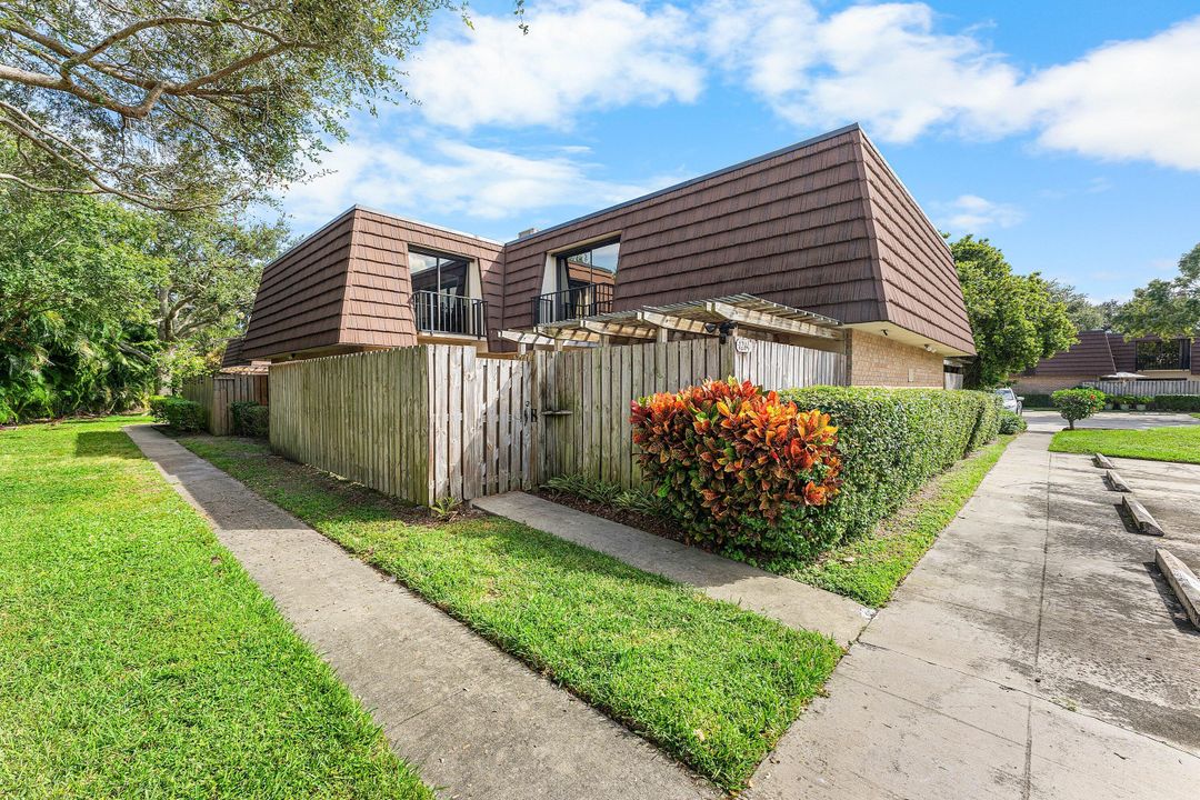 En Venta: $369,900 (2 camas, 2 baños, 1596 Pies cuadrados)