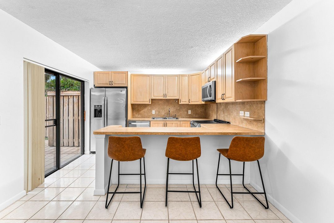 En Venta: $369,900 (2 camas, 2 baños, 1596 Pies cuadrados)