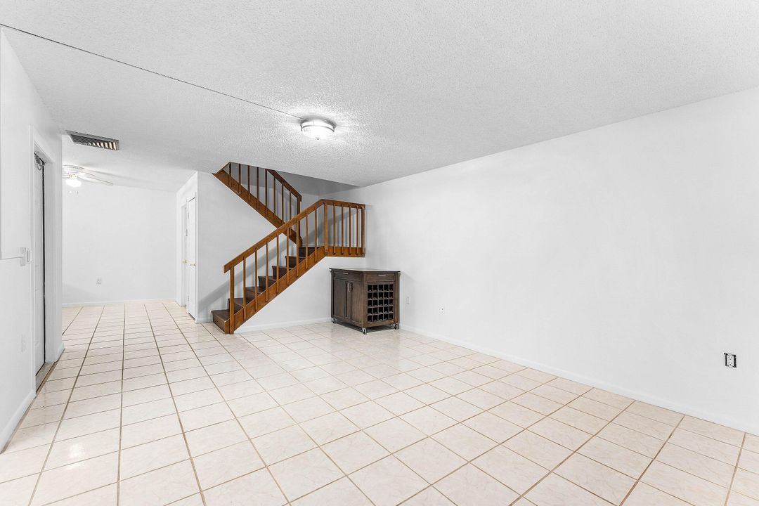 En Venta: $369,900 (2 camas, 2 baños, 1596 Pies cuadrados)