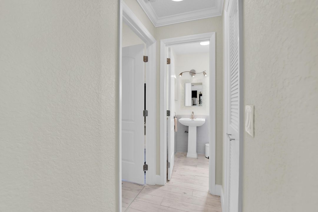 合同活跃: $649,900 (2 贝兹, 2 浴室, 1884 平方英尺)