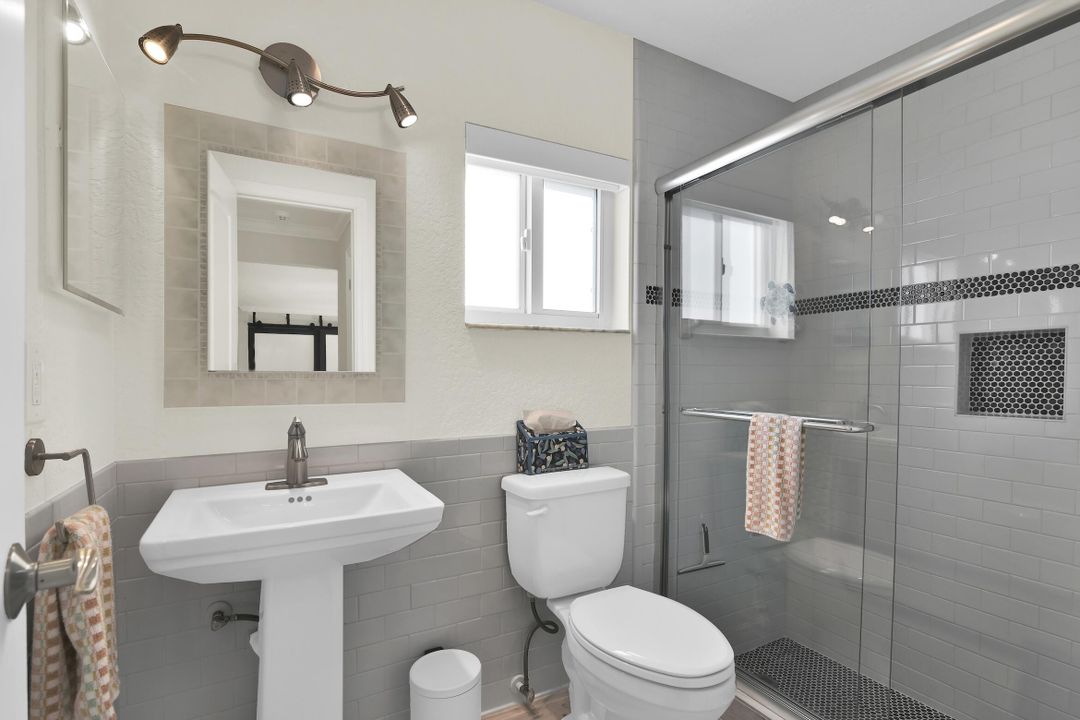 合同活跃: $649,900 (2 贝兹, 2 浴室, 1884 平方英尺)