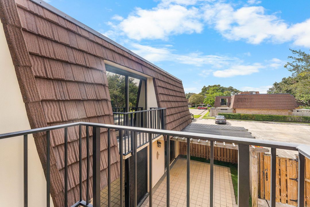 En Venta: $369,900 (2 camas, 2 baños, 1596 Pies cuadrados)