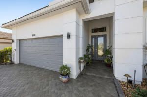 En Venta: $619,900 (3 camas, 2 baños, 1932 Pies cuadrados)