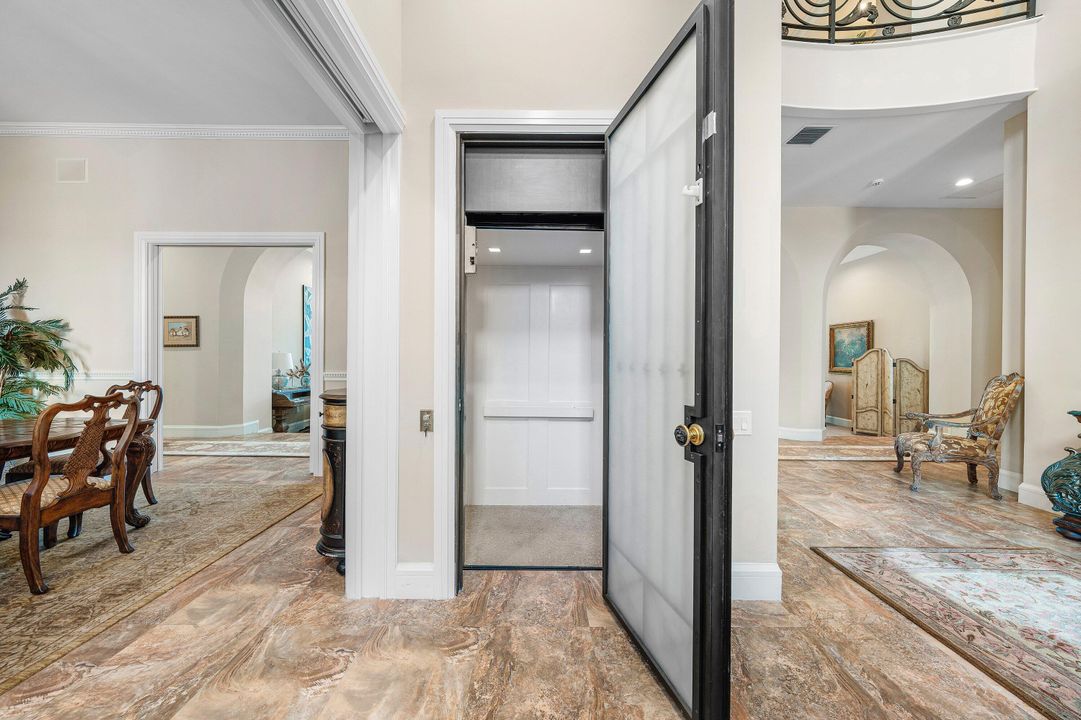 For Rent: $125,000 (6 beds, 9 baths, 8537 Square Feet)