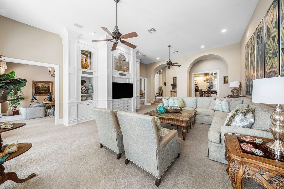 For Rent: $125,000 (6 beds, 9 baths, 8537 Square Feet)