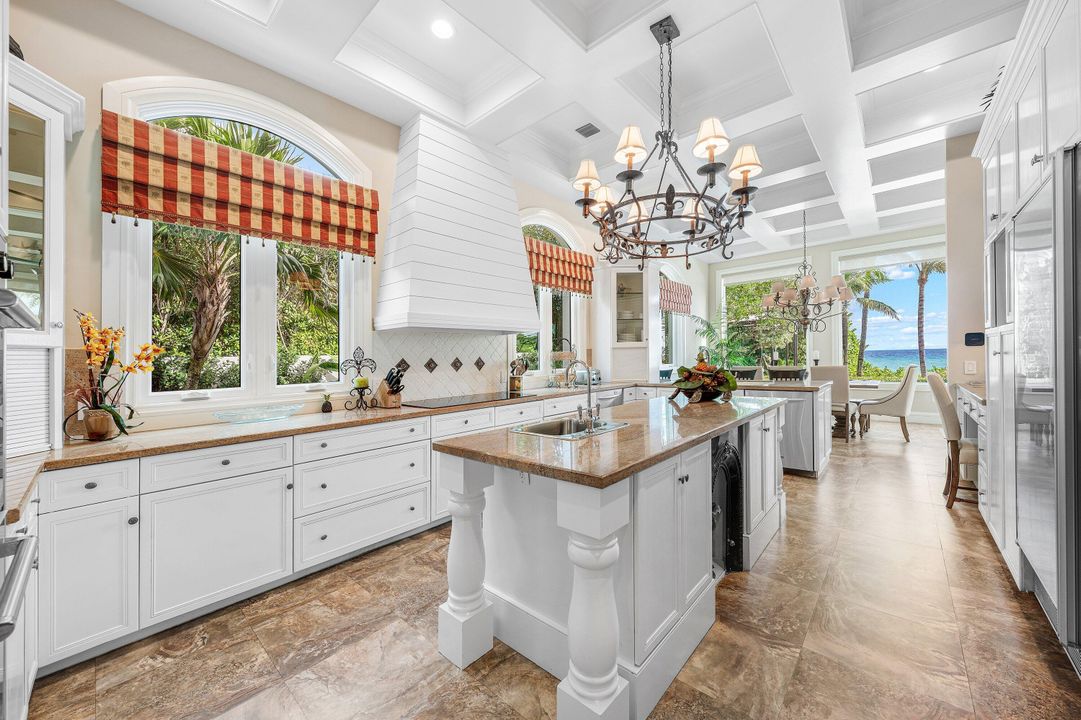 For Rent: $125,000 (6 beds, 9 baths, 8537 Square Feet)