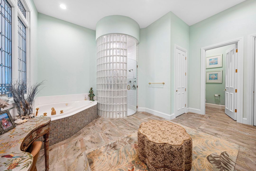 For Rent: $125,000 (6 beds, 9 baths, 8537 Square Feet)