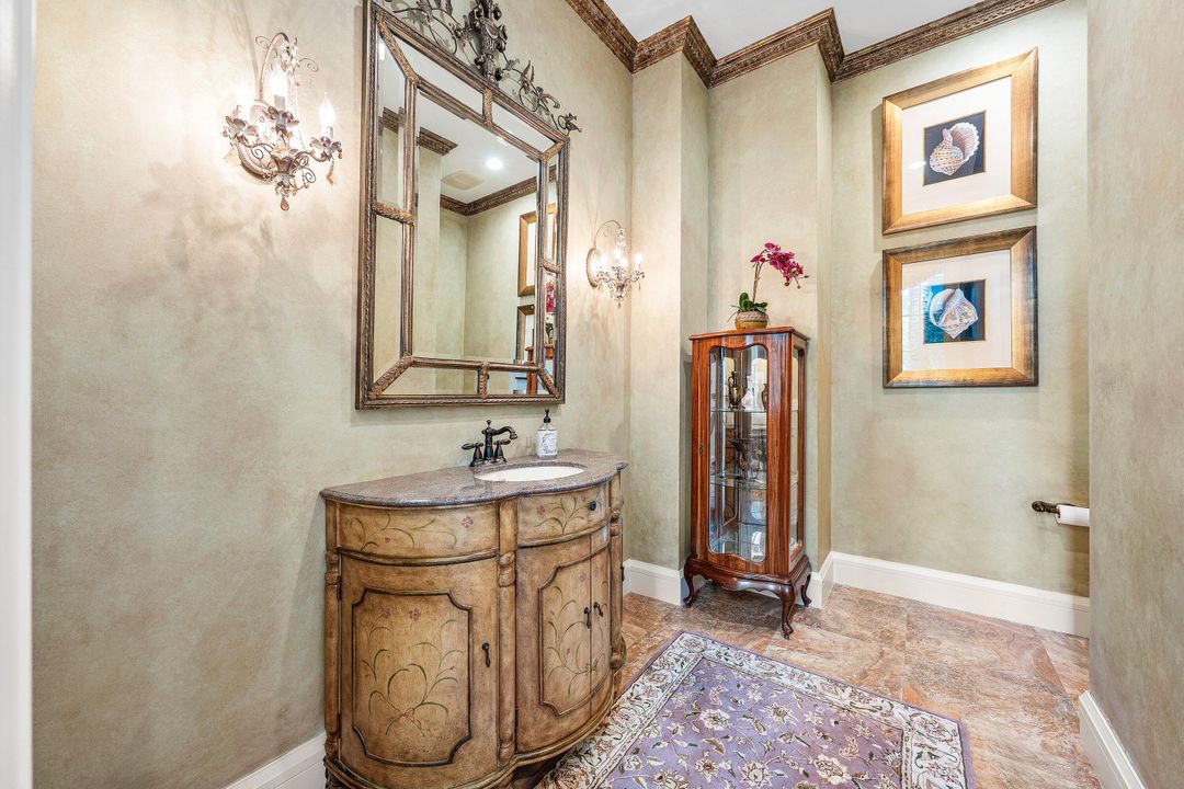 For Rent: $125,000 (6 beds, 9 baths, 8537 Square Feet)