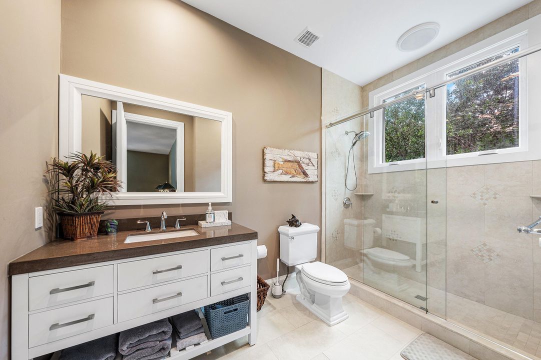 For Rent: $125,000 (6 beds, 9 baths, 8537 Square Feet)