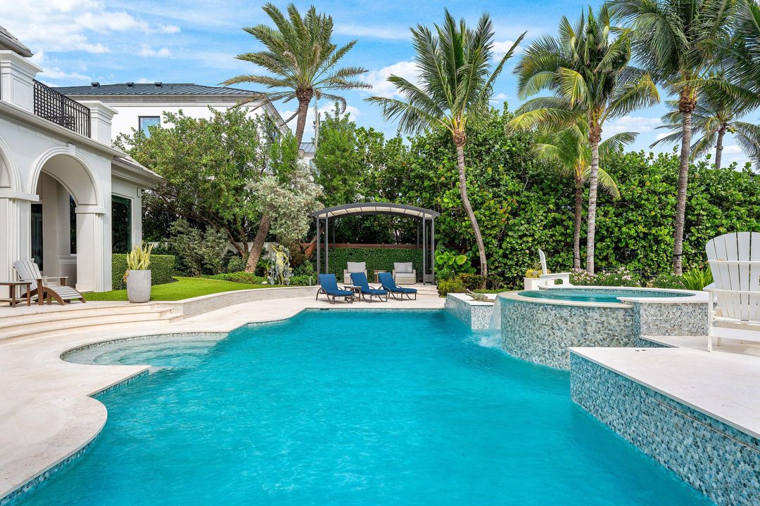 For Rent: $125,000 (6 beds, 9 baths, 8537 Square Feet)