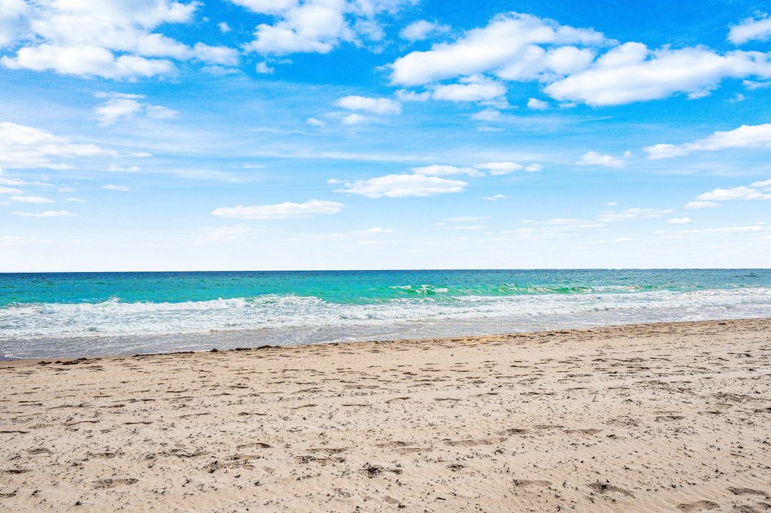 For Rent: $125,000 (6 beds, 9 baths, 8537 Square Feet)