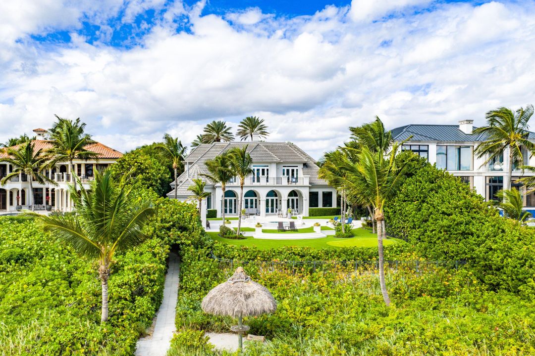 For Rent: $125,000 (6 beds, 9 baths, 8537 Square Feet)