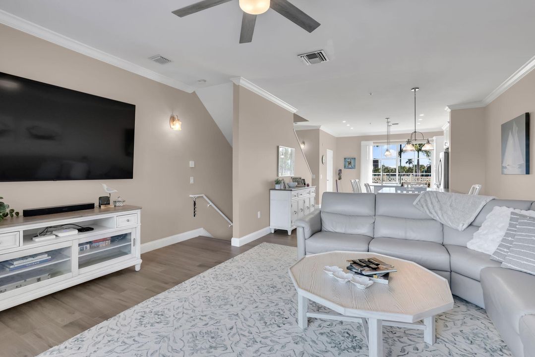 На продажу: $1,000,000 (2 спален, 2 ванн, 1558 Квадратных фут)