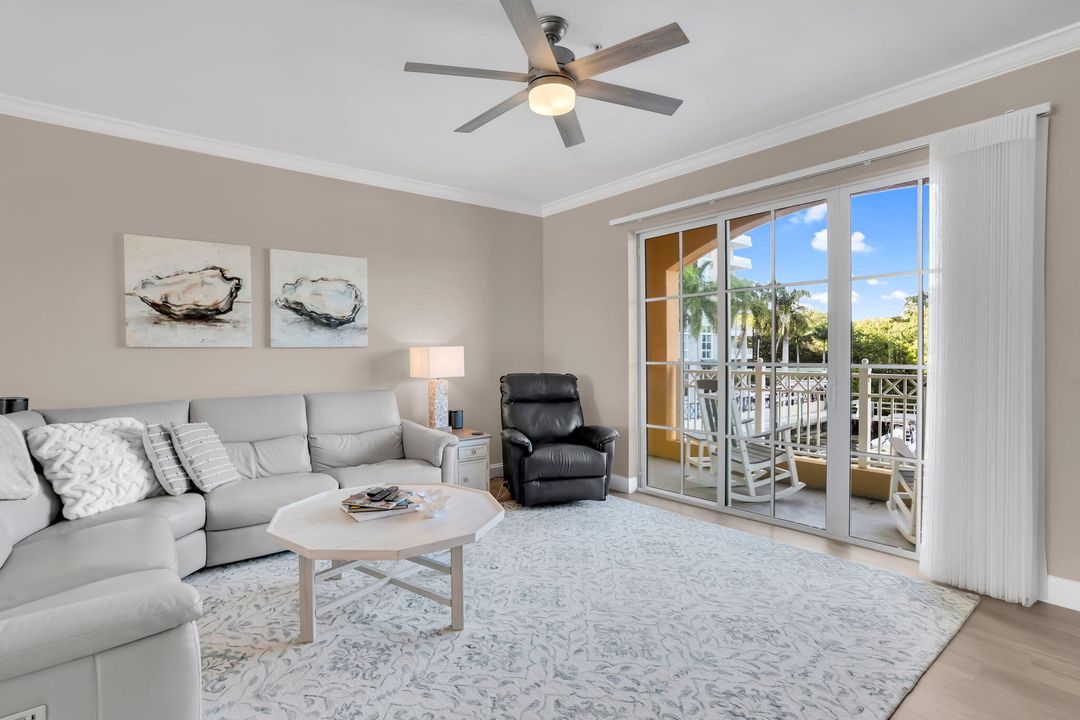 На продажу: $1,000,000 (2 спален, 2 ванн, 1558 Квадратных фут)