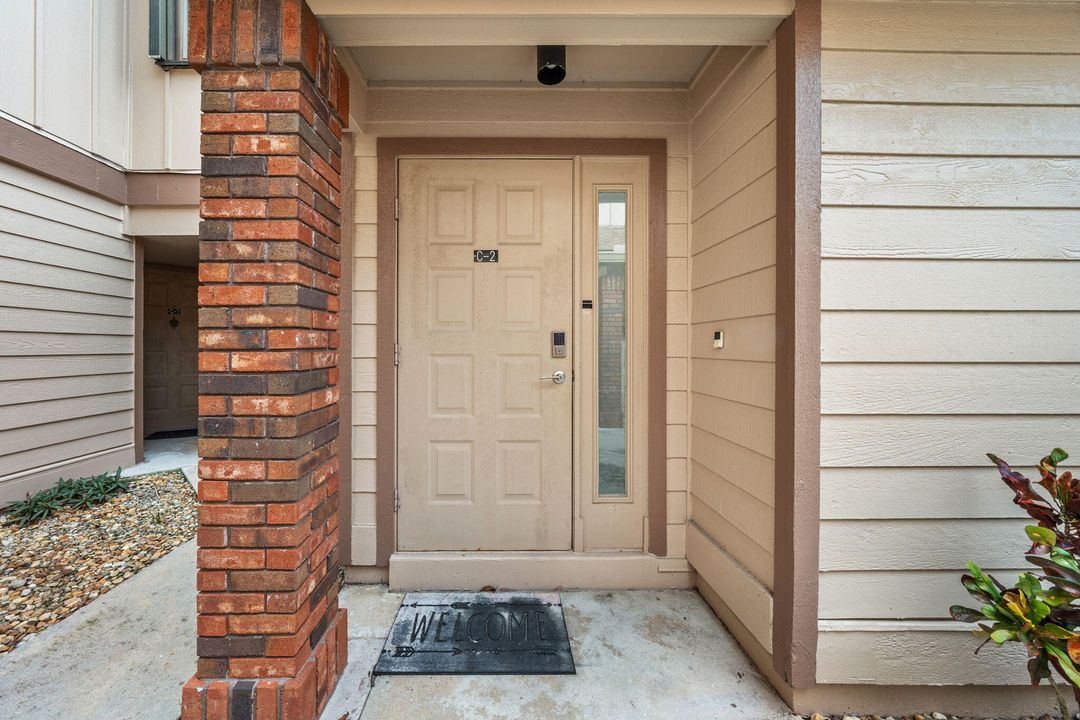 На продажу: $295,000 (2 спален, 2 ванн, 1288 Квадратных фут)