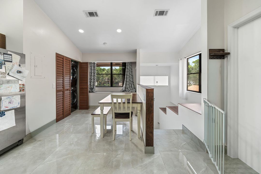 На продажу: $295,000 (2 спален, 2 ванн, 1288 Квадратных фут)