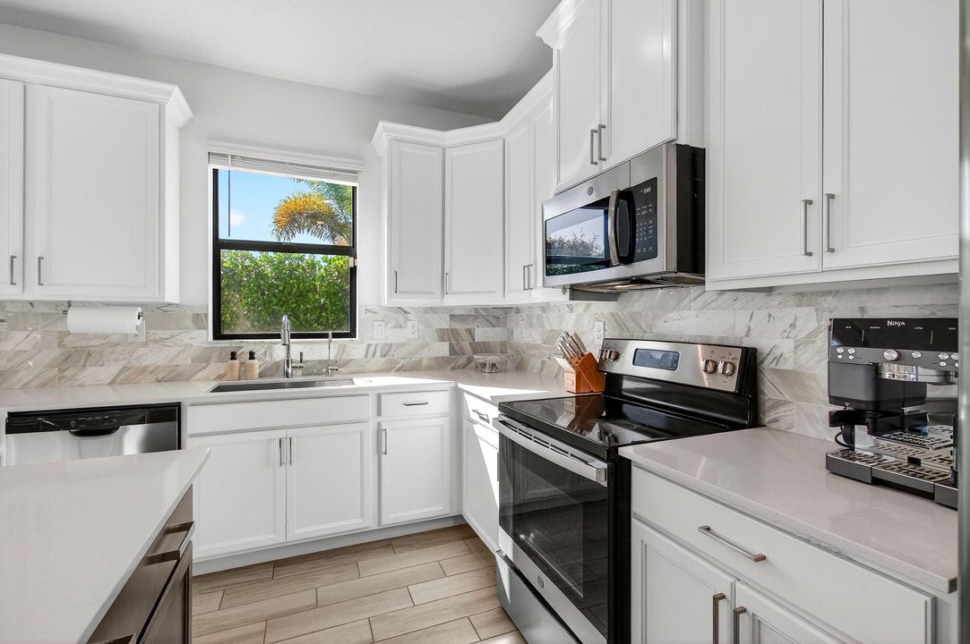 For Sale: $745,000 (4 beds, 3 baths, 2259 Square Feet)