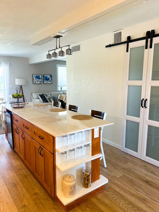 En Venta: $99,900 (1 camas, 1 baños, 894 Pies cuadrados)