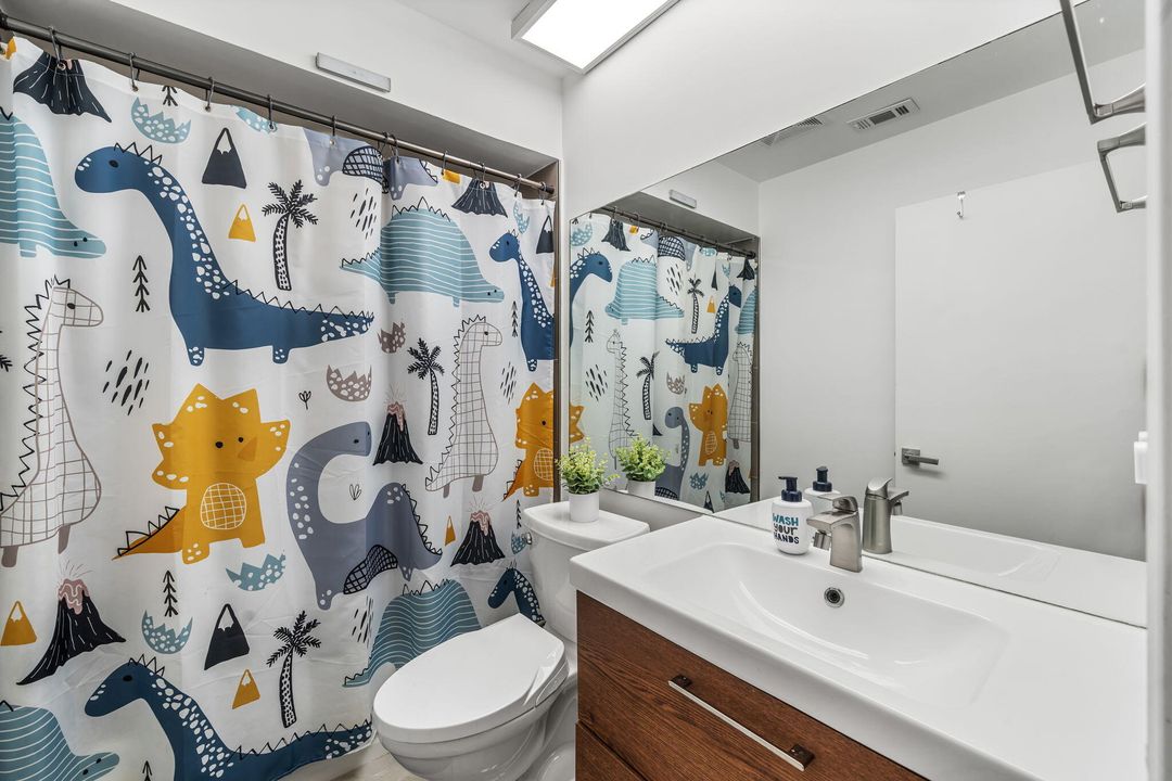 На продажу: $295,000 (2 спален, 2 ванн, 1288 Квадратных фут)