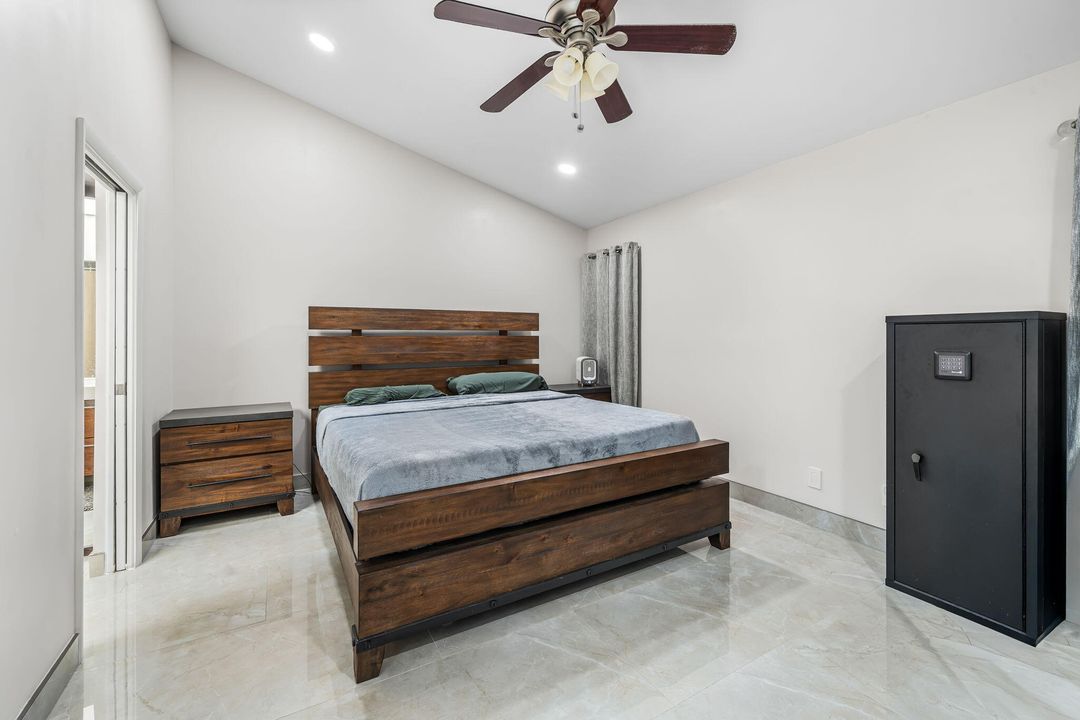 На продажу: $295,000 (2 спален, 2 ванн, 1288 Квадратных фут)