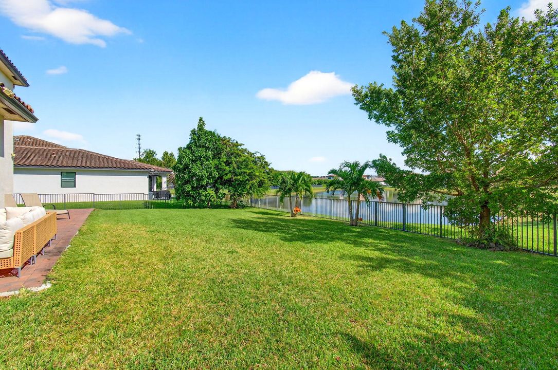 For Sale: $745,000 (4 beds, 3 baths, 2259 Square Feet)