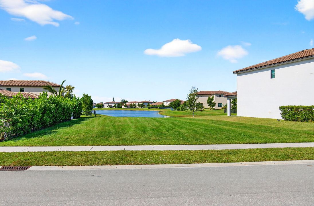 For Sale: $745,000 (4 beds, 3 baths, 2259 Square Feet)