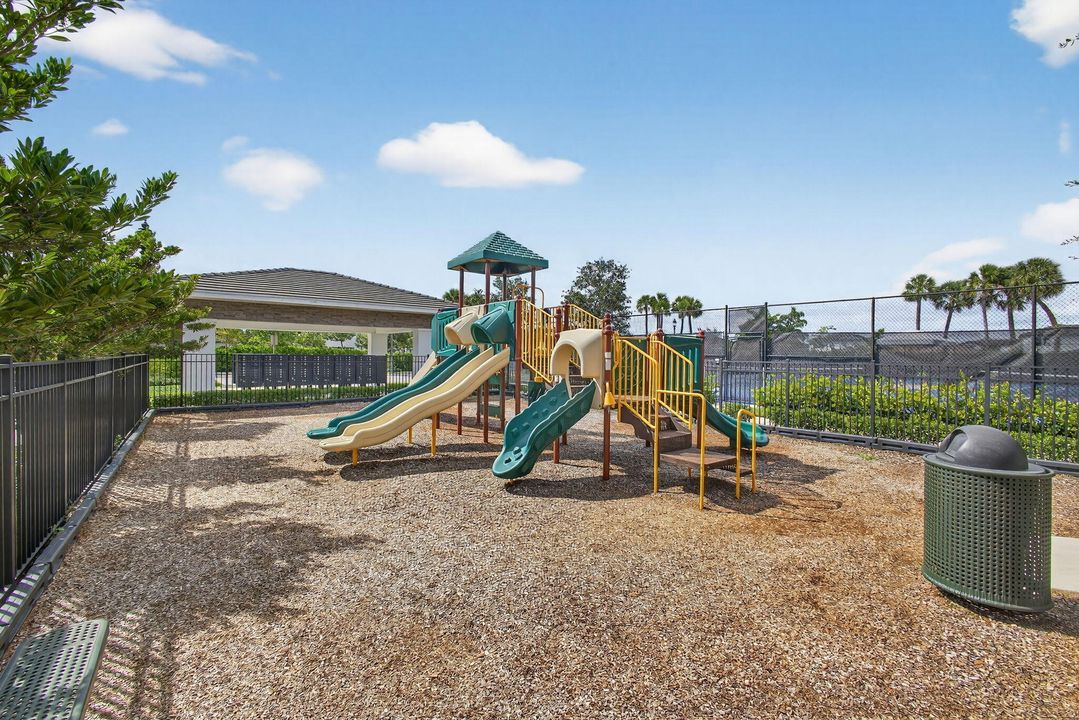 For Sale: $745,000 (4 beds, 3 baths, 2259 Square Feet)