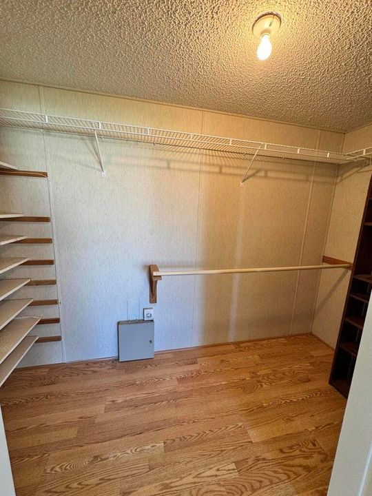 На продажу: $39,900 (2 спален, 2 ванн, 1248 Квадратных фут)