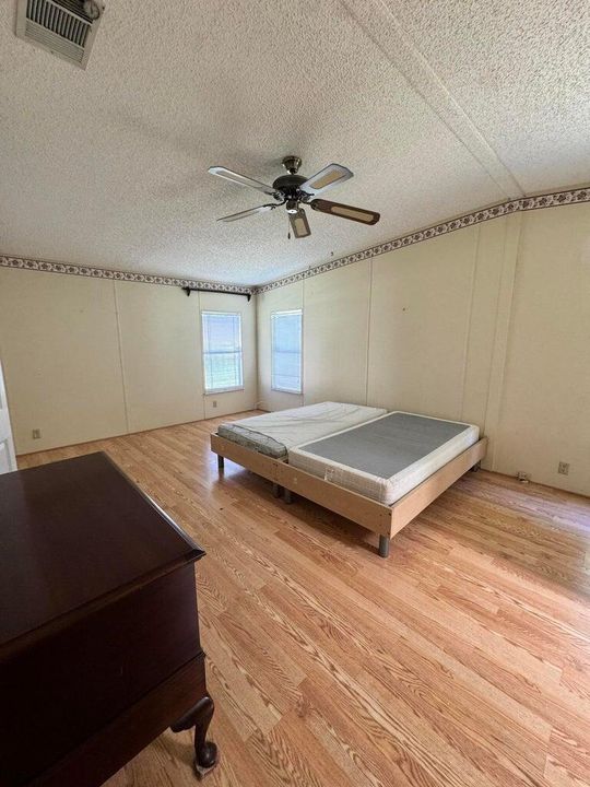 На продажу: $39,900 (2 спален, 2 ванн, 1248 Квадратных фут)