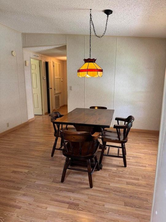 На продажу: $39,900 (2 спален, 2 ванн, 1248 Квадратных фут)