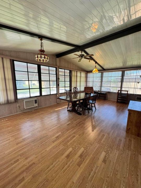 На продажу: $39,900 (2 спален, 2 ванн, 1248 Квадратных фут)