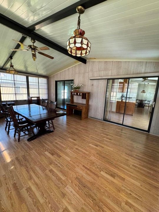 На продажу: $39,900 (2 спален, 2 ванн, 1248 Квадратных фут)