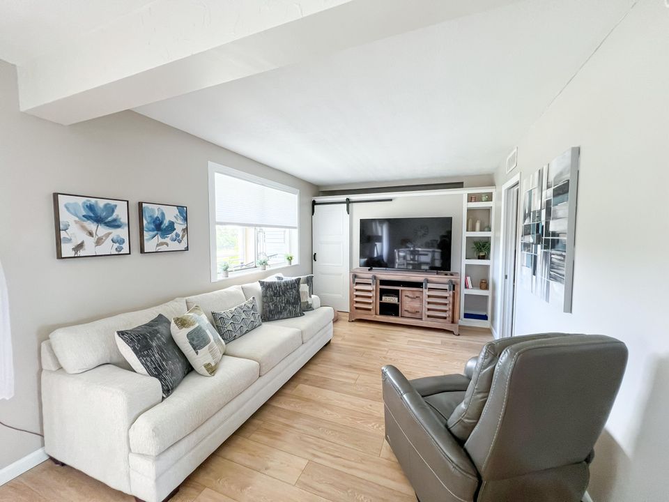 En Venta: $99,900 (1 camas, 1 baños, 894 Pies cuadrados)