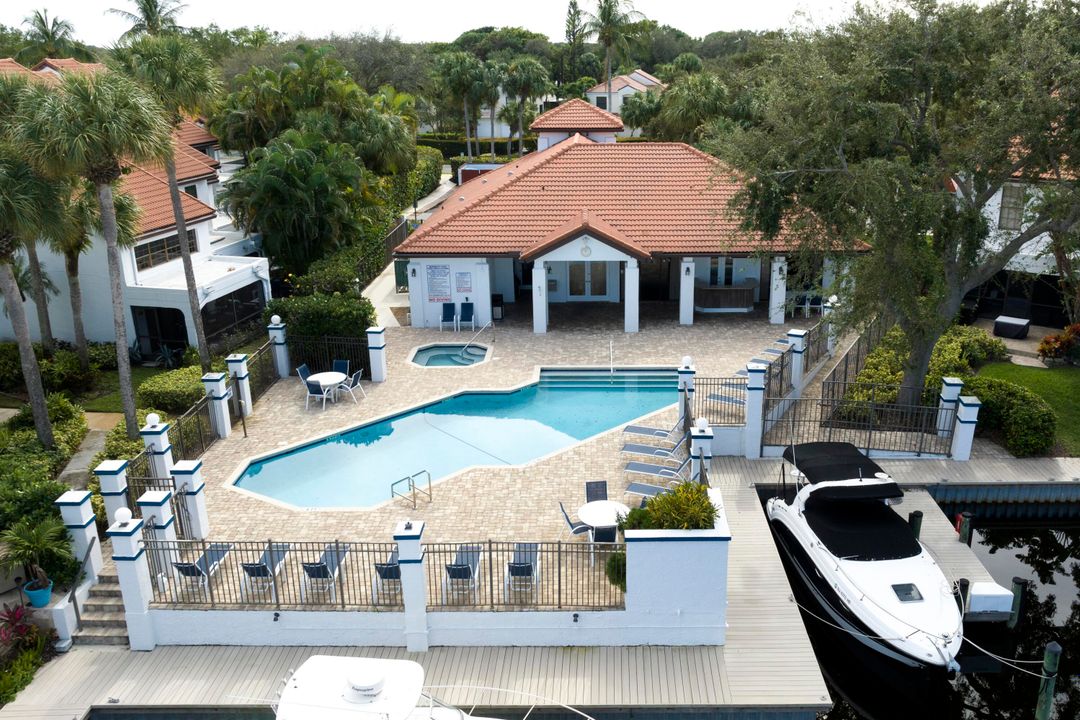 En Venta: $1,175,000 (3 camas, 3 baños, 1642 Pies cuadrados)