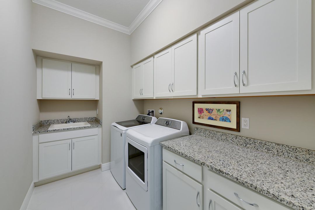 En Venta: $619,900 (3 camas, 2 baños, 1932 Pies cuadrados)