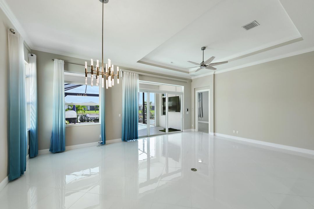 En Venta: $619,900 (3 camas, 2 baños, 1932 Pies cuadrados)