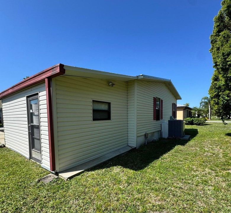 На продажу: $39,900 (2 спален, 2 ванн, 1248 Квадратных фут)