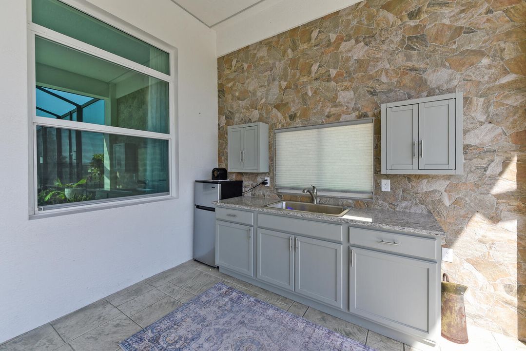 En Venta: $619,900 (3 camas, 2 baños, 1932 Pies cuadrados)