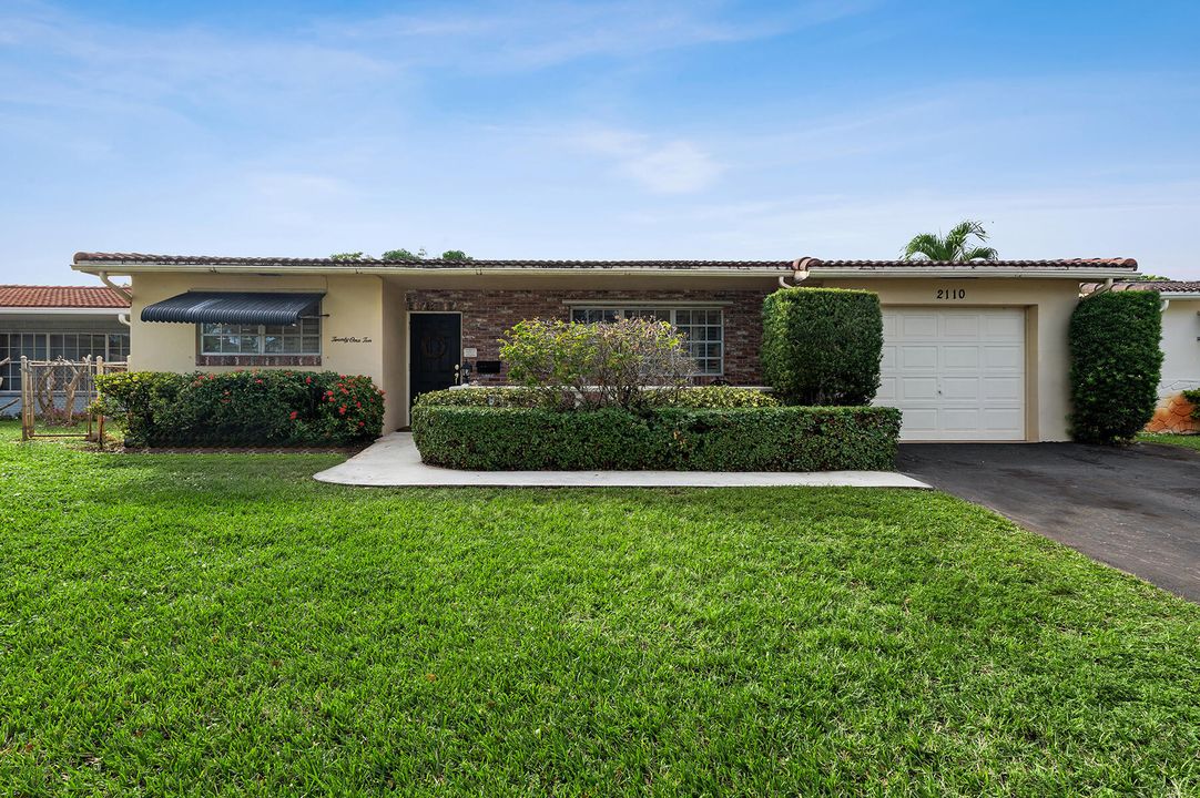 Activo con contrato: $745,000 (3 camas, 2 baños, 1905 Pies cuadrados)