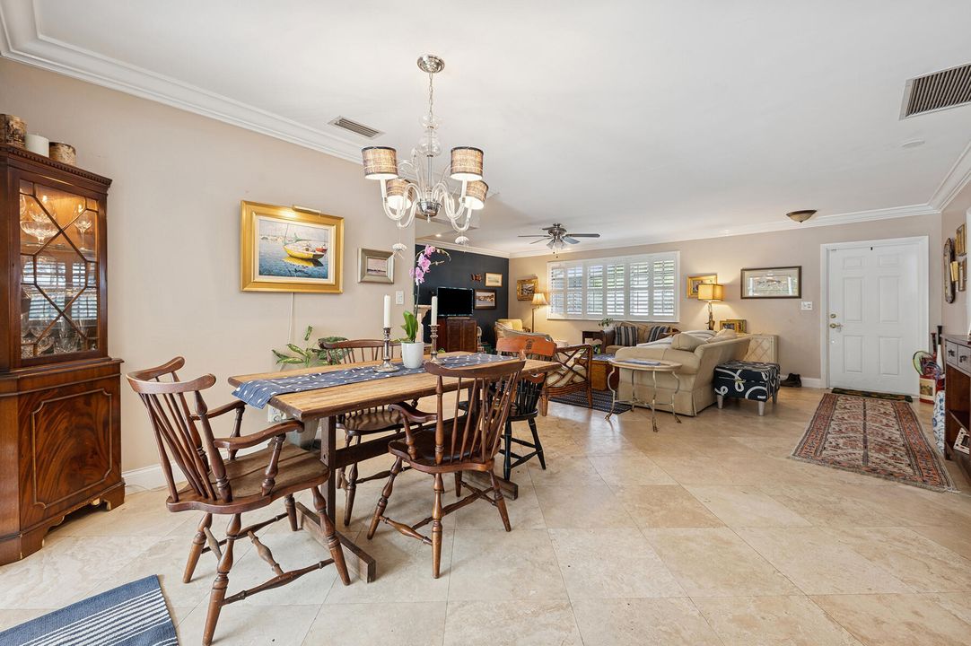 Activo con contrato: $745,000 (3 camas, 2 baños, 1905 Pies cuadrados)