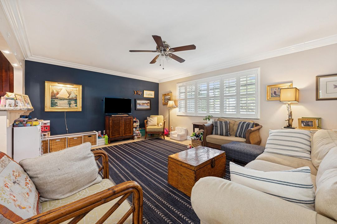 Activo con contrato: $745,000 (3 camas, 2 baños, 1905 Pies cuadrados)