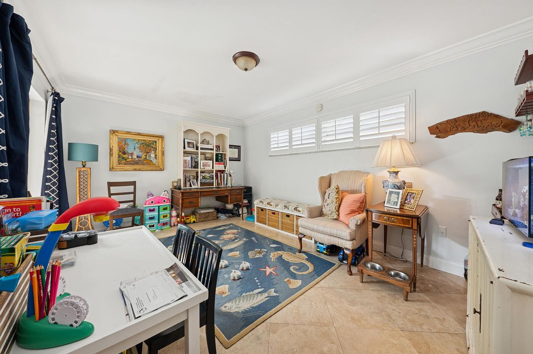 Activo con contrato: $745,000 (3 camas, 2 baños, 1905 Pies cuadrados)